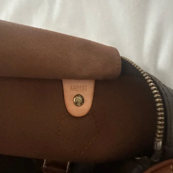 Louis Vuitton Speedy 35 - Picture 8 of 16